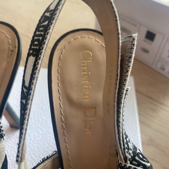 Christian Dior J' DIOR SLINGBACK PUMP in Roses Lace Embroidery - Picture 10 of 16